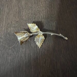 Gold Tone Vintage Rose Pin Brooch Costume Jewlery Roughly 3"